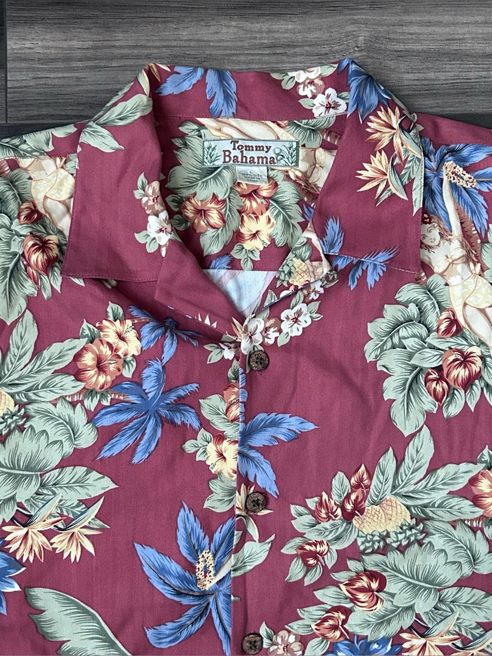 Vintage Tommy Bahama Men's L Red 100% Silk Hawaiian Floral Short Sleeve Shirt